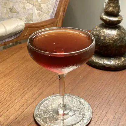 Manhattan Bourbon Sweet Vermouth Bitters Shaken Cocktail