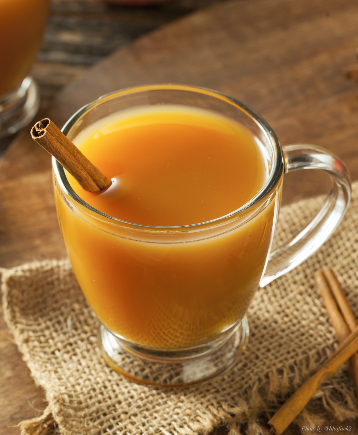 Mulled Spiked Cider Cocktail Recipe — THE SHAKEN COCKTAIL