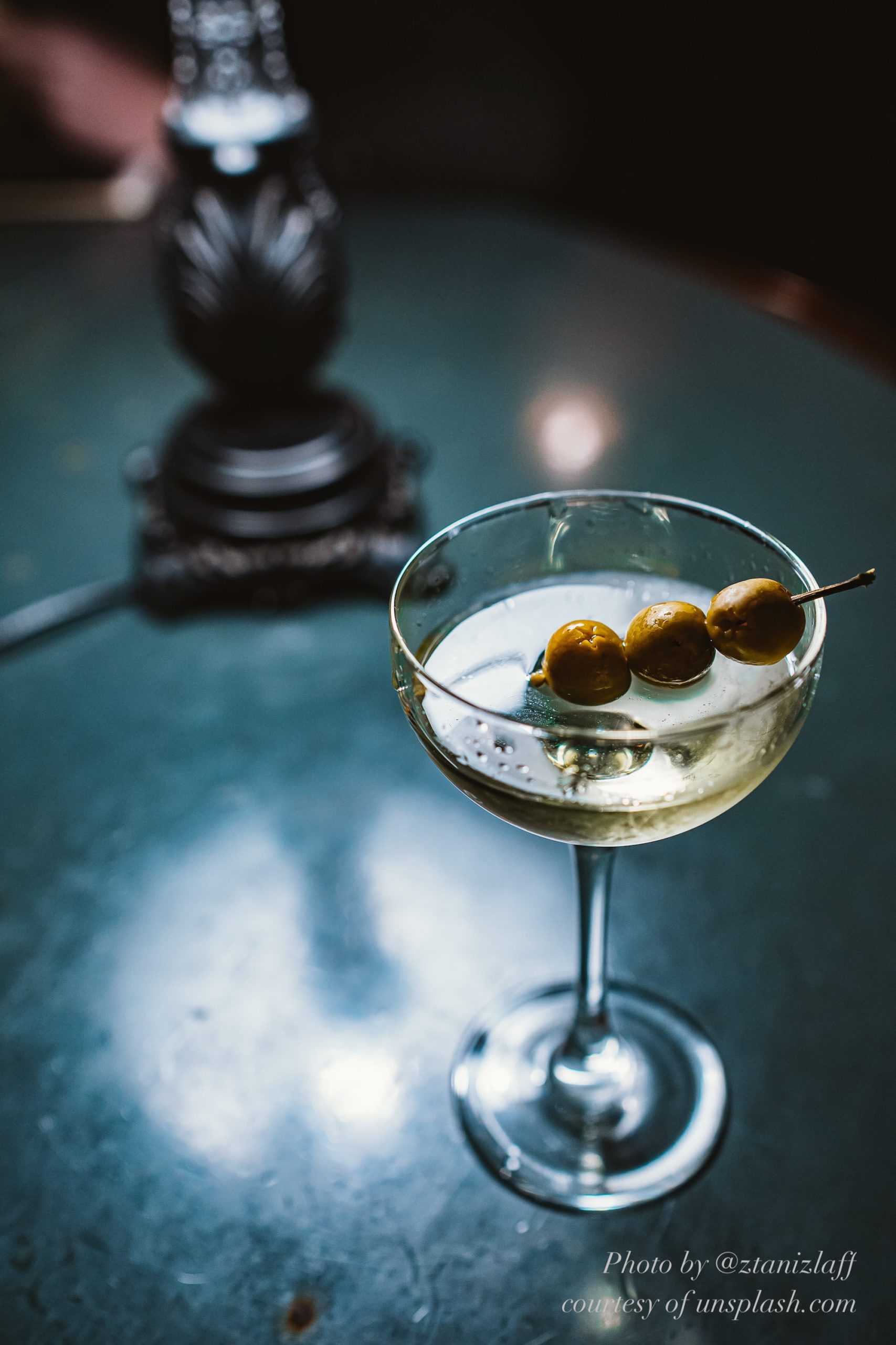 Martini Cocktail Recipe — THE SHAKEN COCKTAIL