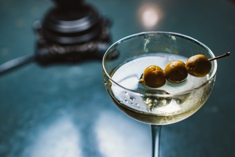 The 8 Best No & Low Sugar Cocktails — THE SHAKEN COCKTAIL