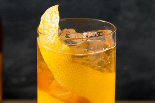 9 Bourbon Based Cocktails Worthy Of The Kentucky Derby &Mdash; The Shaken Cocktail Horse'S Neck Brandy Bourbon Ginger Ale Bitters Iced Cocktail
