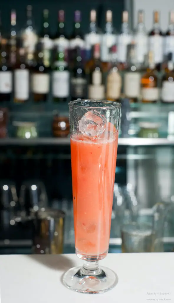 endless-summer-cocktail-recipe-the-shaken-cocktail