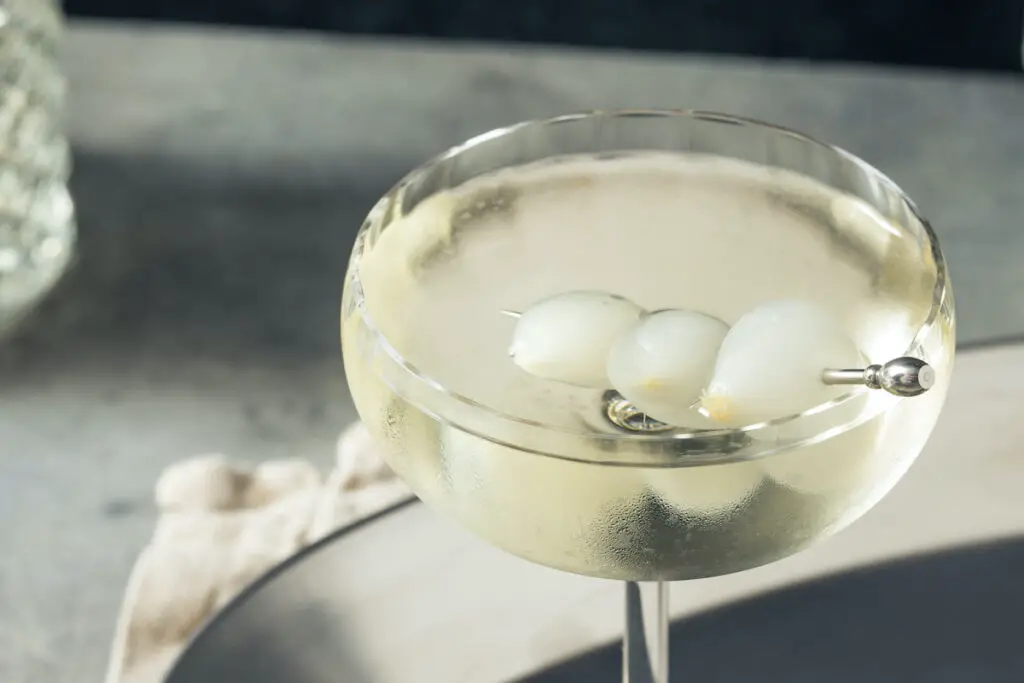 7 Of The Many Martini Recipe Variations And Its History &Mdash; The Shaken Cocktail Gibson Martini Cocktail