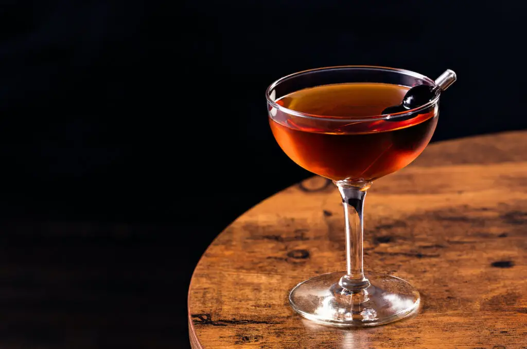 Different Types Of Cocktail Bitters And How To Use Them &Mdash; The Shaken Cocktail Manhattan Cocktail