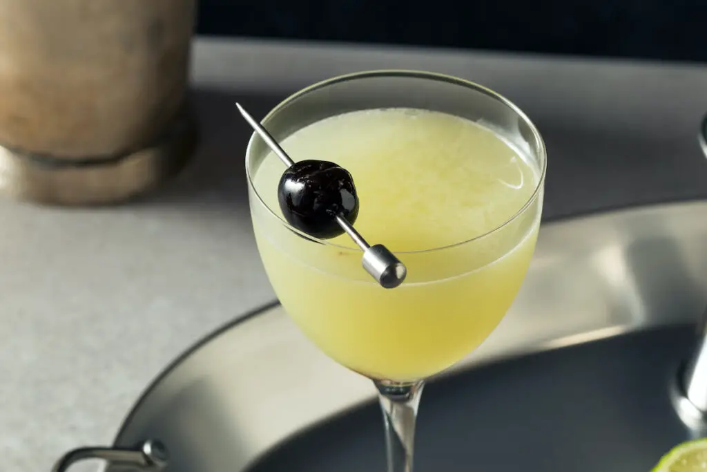 Keep Things Simple With These 11 Easy Equal-Parts Cocktails &Mdash; The Shaken Cocktail Last Word Cocktail